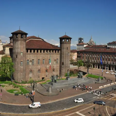 Mansarda In Piazza Castello *