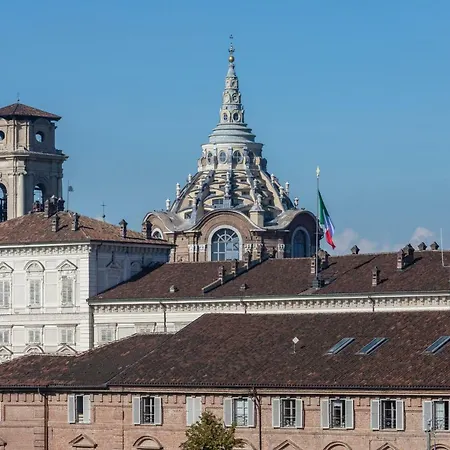 Mansarda In Piazza Castello Apartman